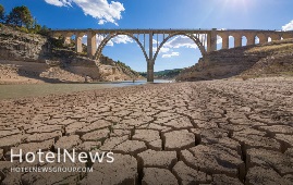 محدودیت ۱۰۰ لیتر آب در روز برای هر گردشگر در کاتالونیا اعمال خواهد شد