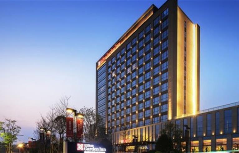 هتل هیلتون در آسمان خراش - تصویر 1