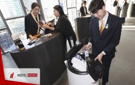 رونمایی شرکت KT کره جنوبی از ربات خدماتی در هتل Novotel