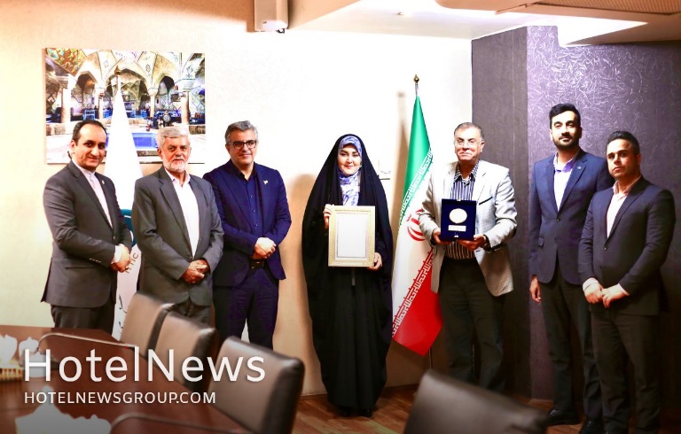 دریافت عنوان سفیر اسکی توسط مدیرعامل گروه هتل‌های ایرانگردی و جهانگردی  - تصویر 1