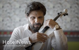 بیژن مرتضوی یکی از نوازندگان فینال جام جهانی