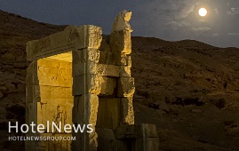 آغاز بازدید شبانه از مجموعه جهانی تخت جمشید