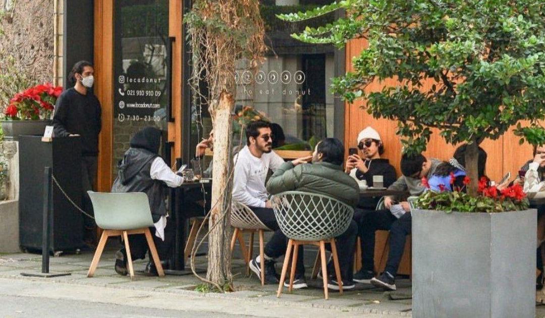 حضور روزانه بیش از ۴۵۰ هزار نفر در کافه‌های تهران - تصویر 1