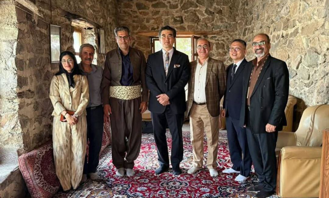 بازدید سفیر کره جنوبی از ظرفیت‌های بوم‌گردی ایران در سنگان - تصویر 1